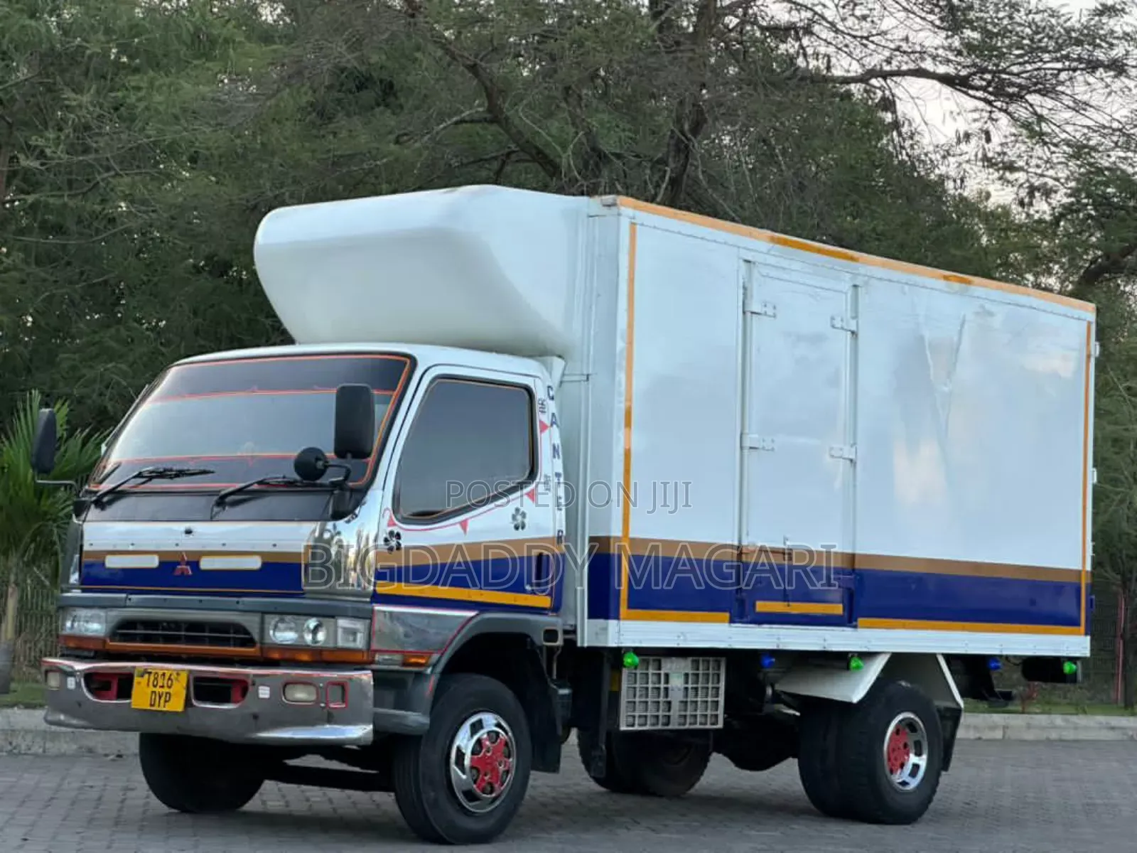 Mitsubishi Canter 1999 White
