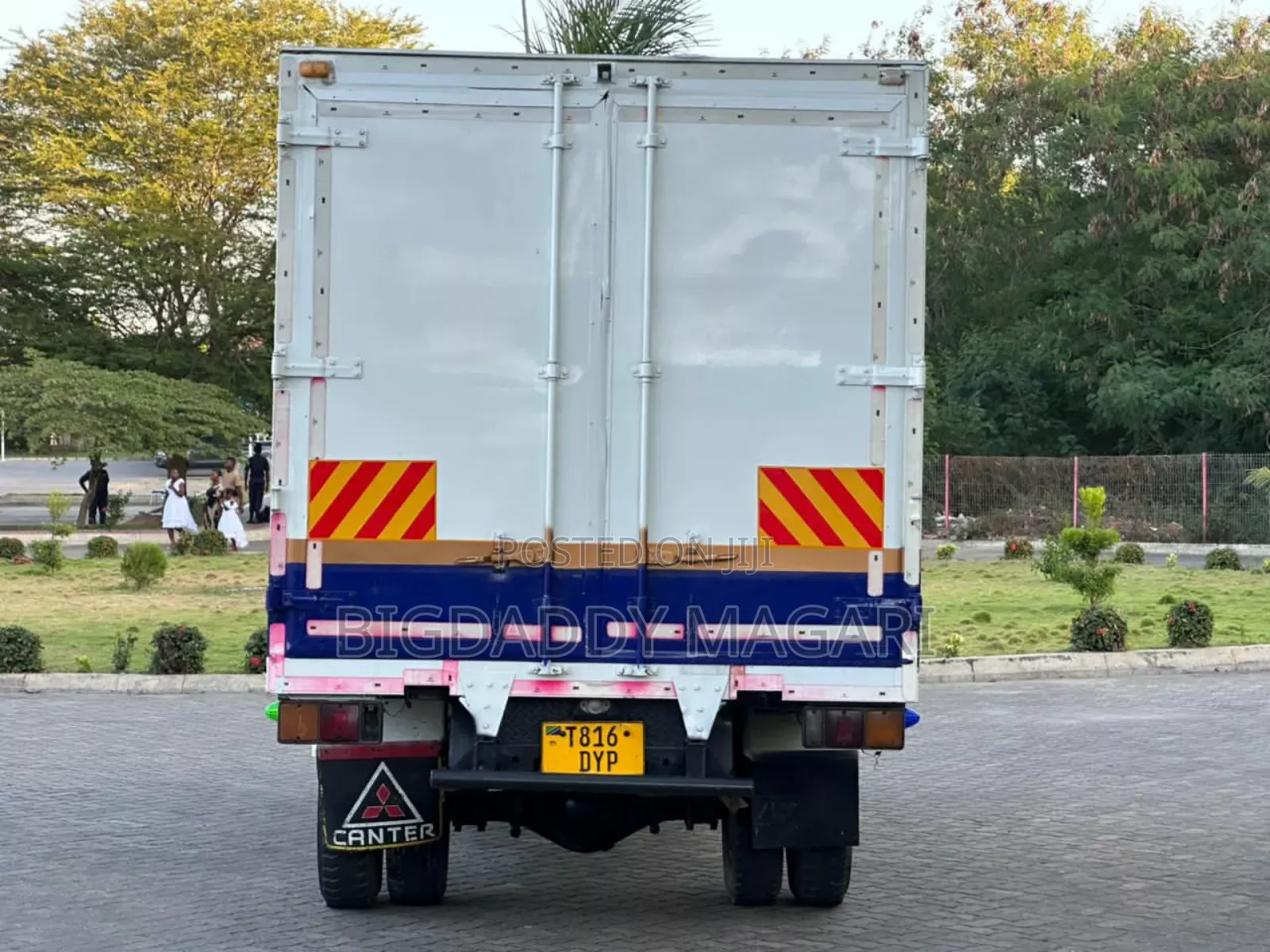 Mitsubishi Canter 1999 White