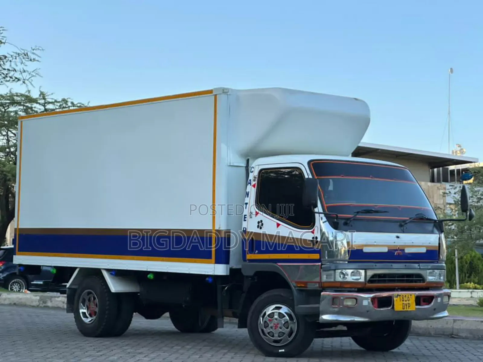 Mitsubishi Canter 1999 White