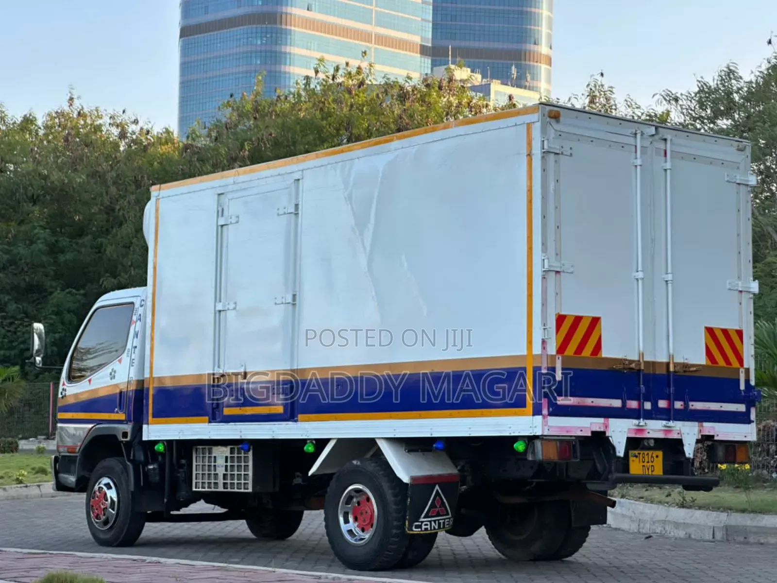 Mitsubishi Canter 1999 White