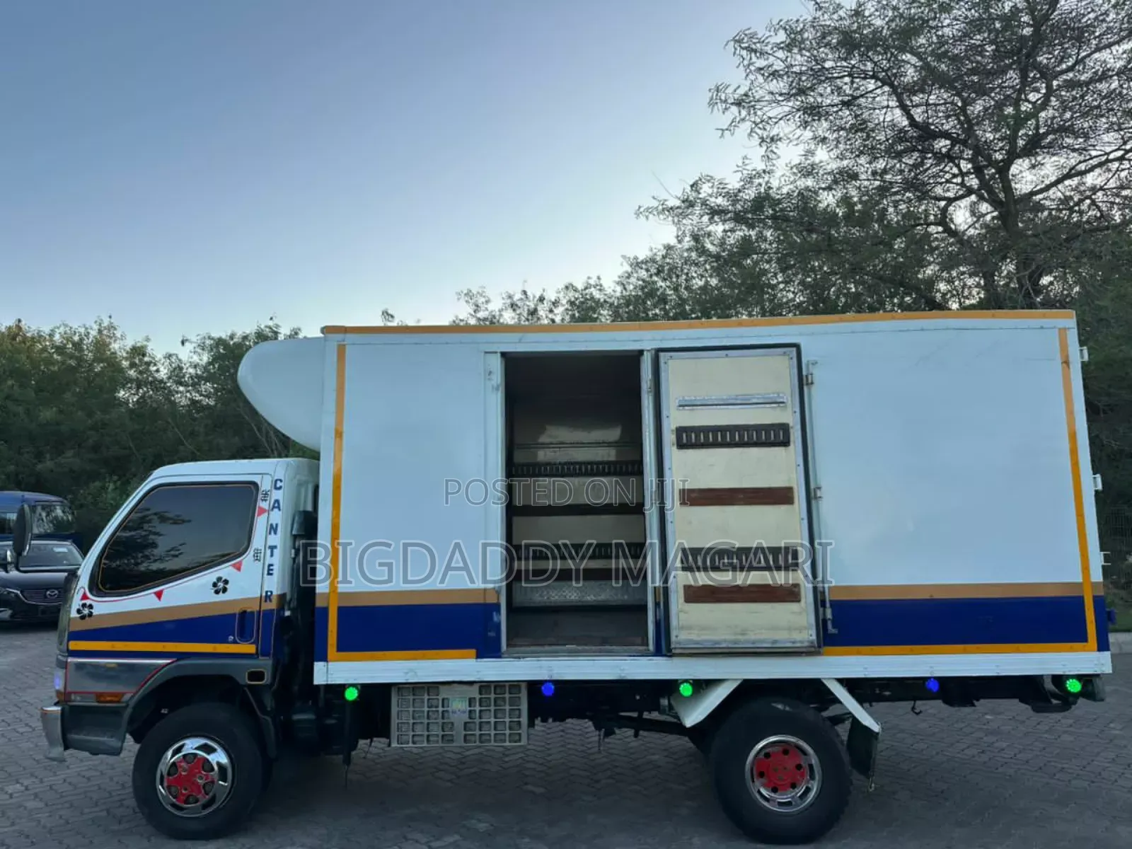 Mitsubishi Canter 1999 White
