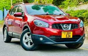 Nissan Dualis 2015 Red