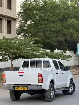 Toyota Hilux 2018 White