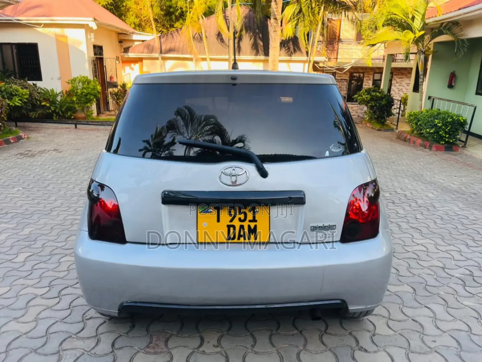 Toyota IST 2004 Silver