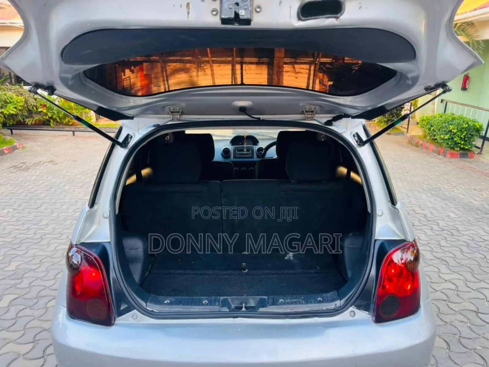 Toyota IST 2004 Silver