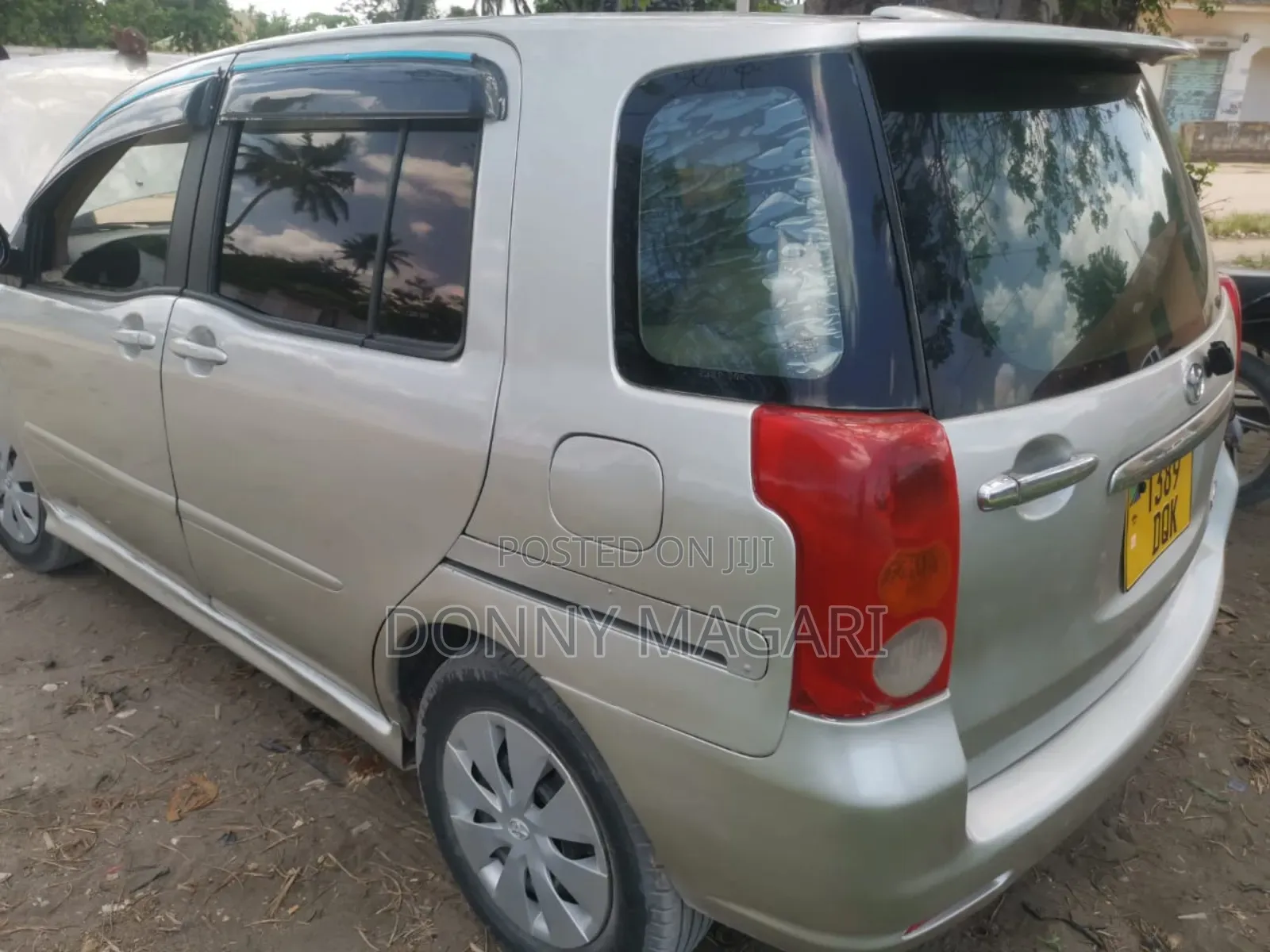 Toyota Raum 2007 Silver