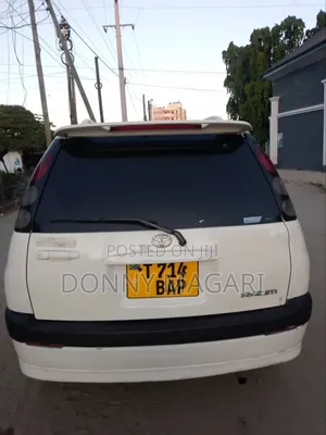 Toyota Raum 2004 White