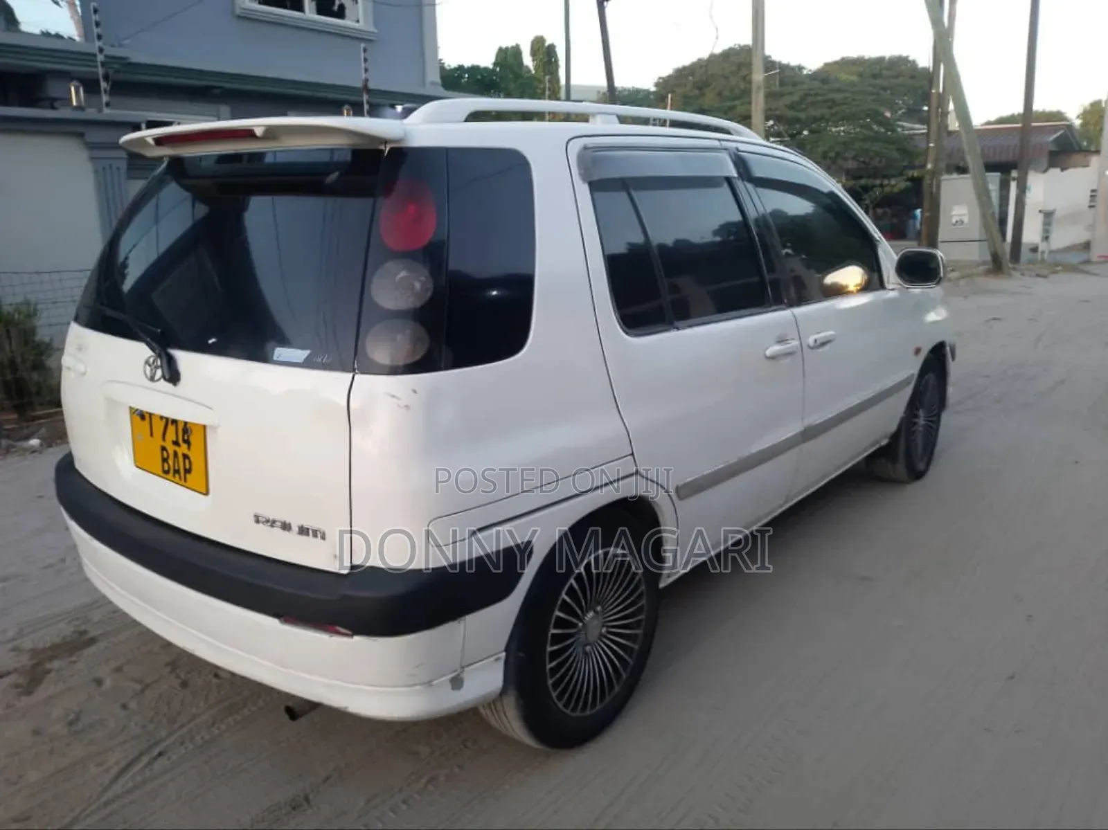 Toyota Raum 2004 White