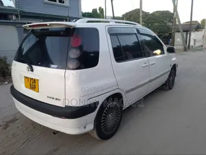 Toyota Raum 2004 White