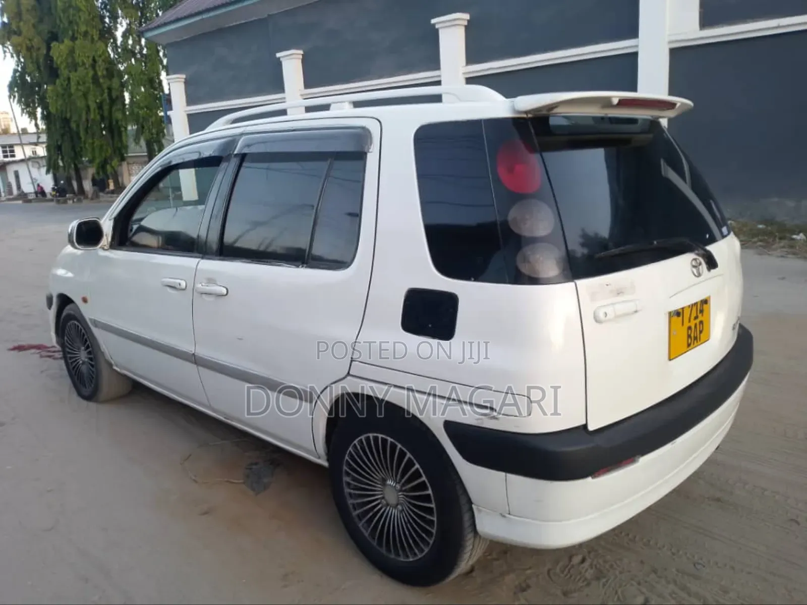Toyota Raum 2004 White