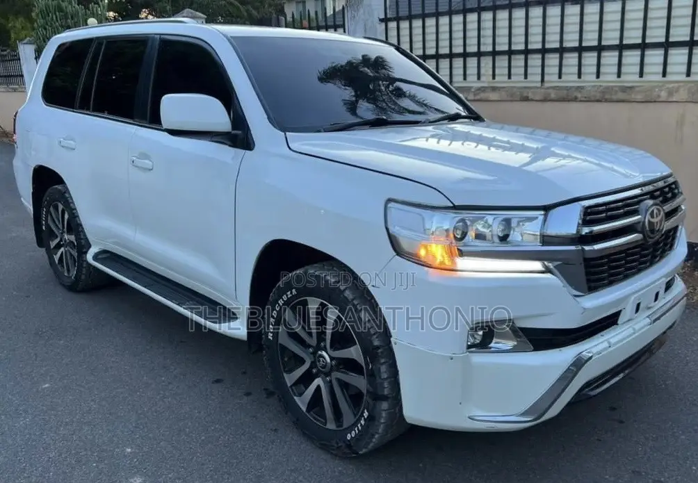 Toyota Land Cruiser 2009 White