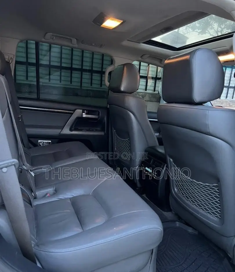 Toyota Land Cruiser 2009 White