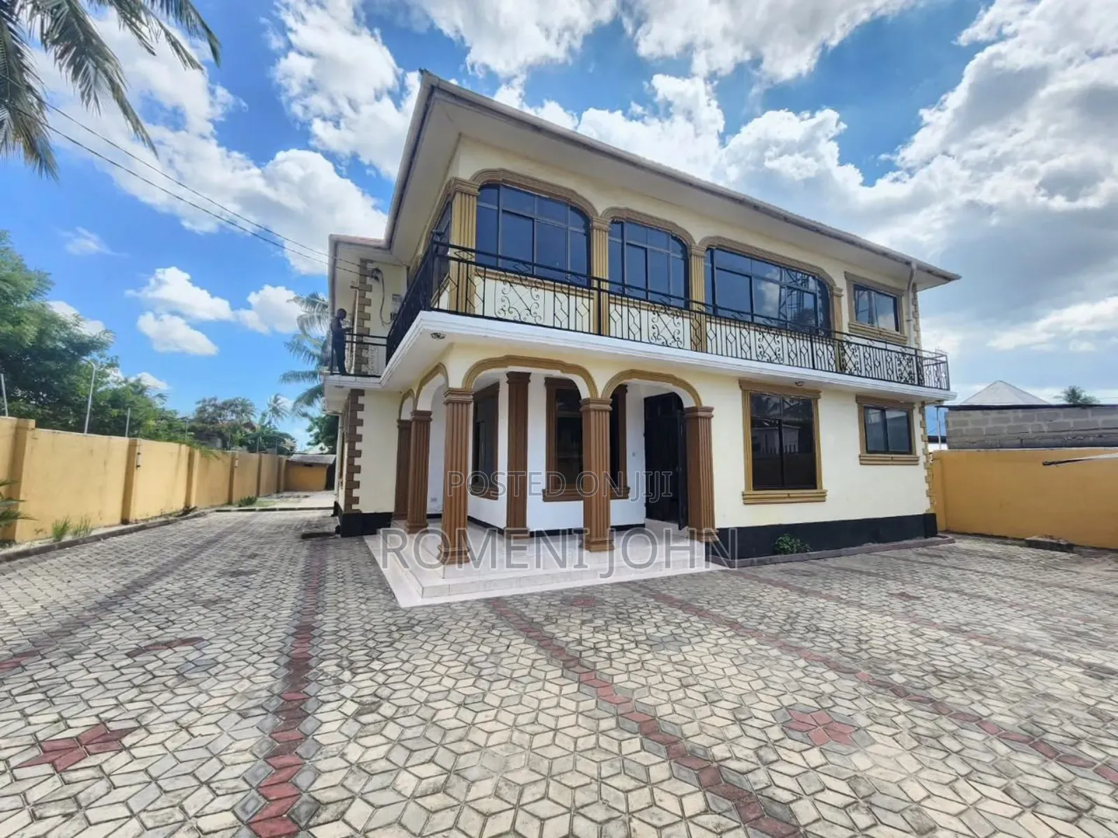 4bdrm Block of Flats in Tanzania Daresalaam, Ilala for rent