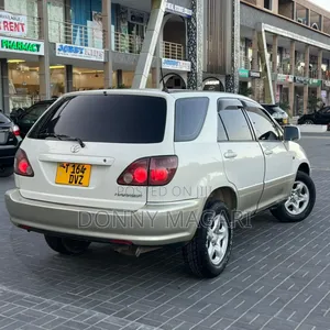 Toyota Harrier 1999 White