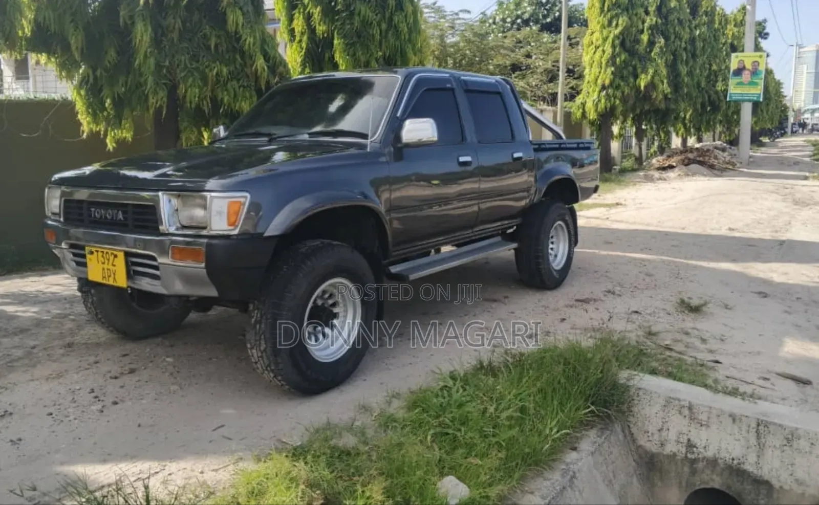 Toyota Hilux 2010 Black