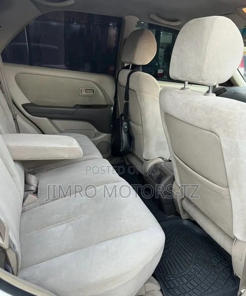 Toyota Harrier 1999 White