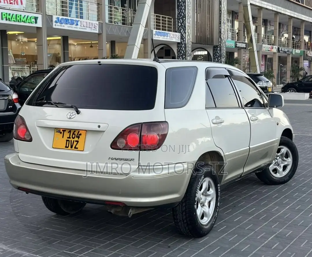 Toyota Harrier 1999 White