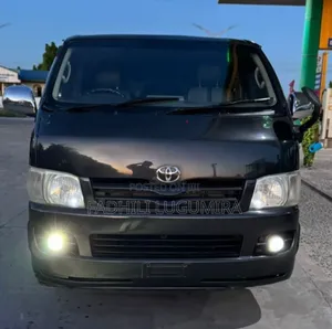 Toyota HiAce 2005 Black