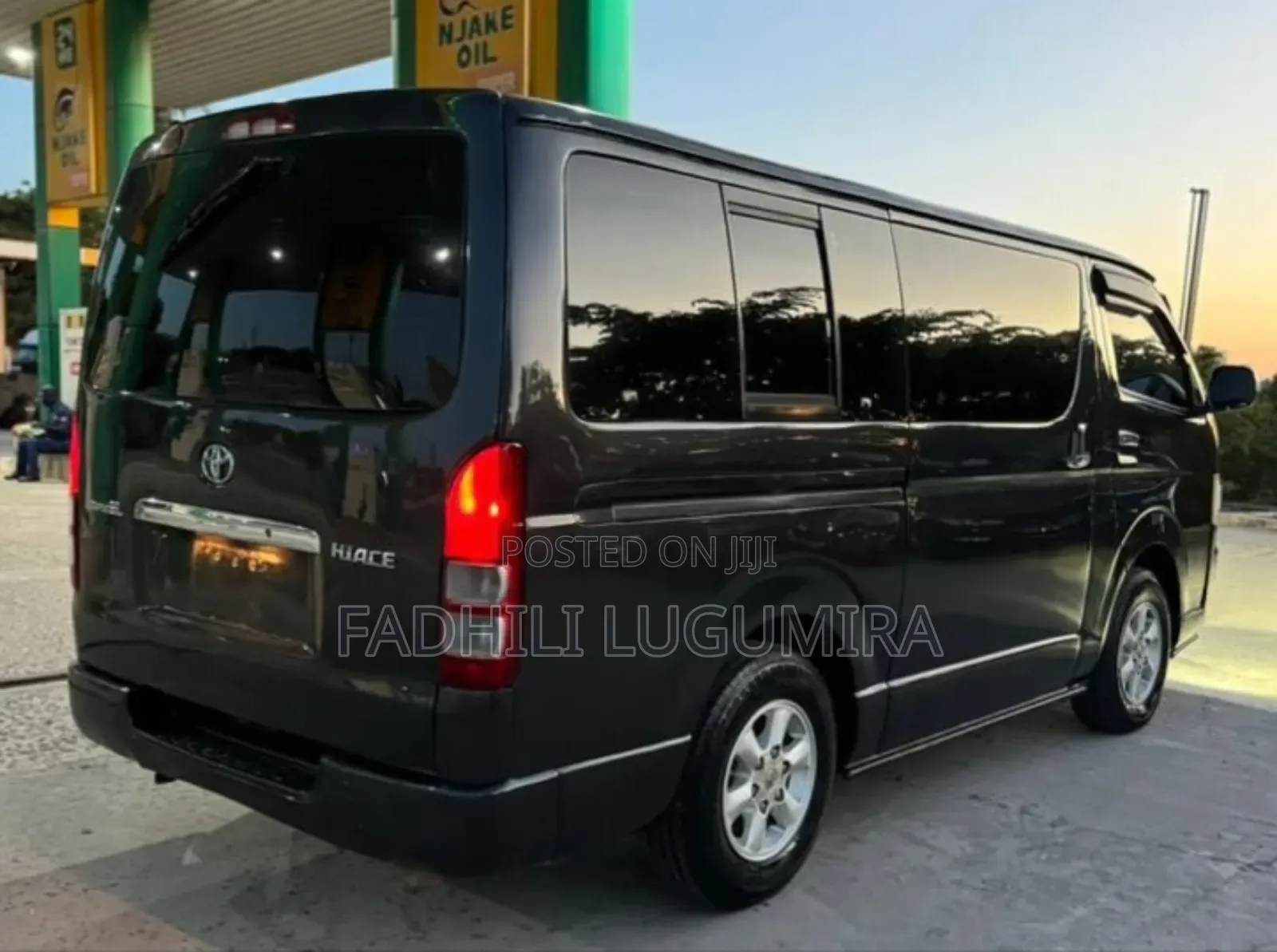 Toyota HiAce 2005 Black