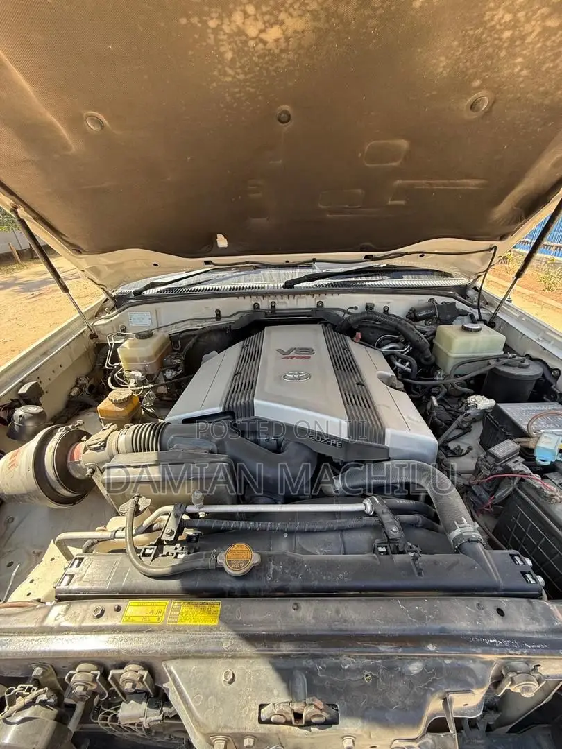 Toyota Land Cruiser 2003 White