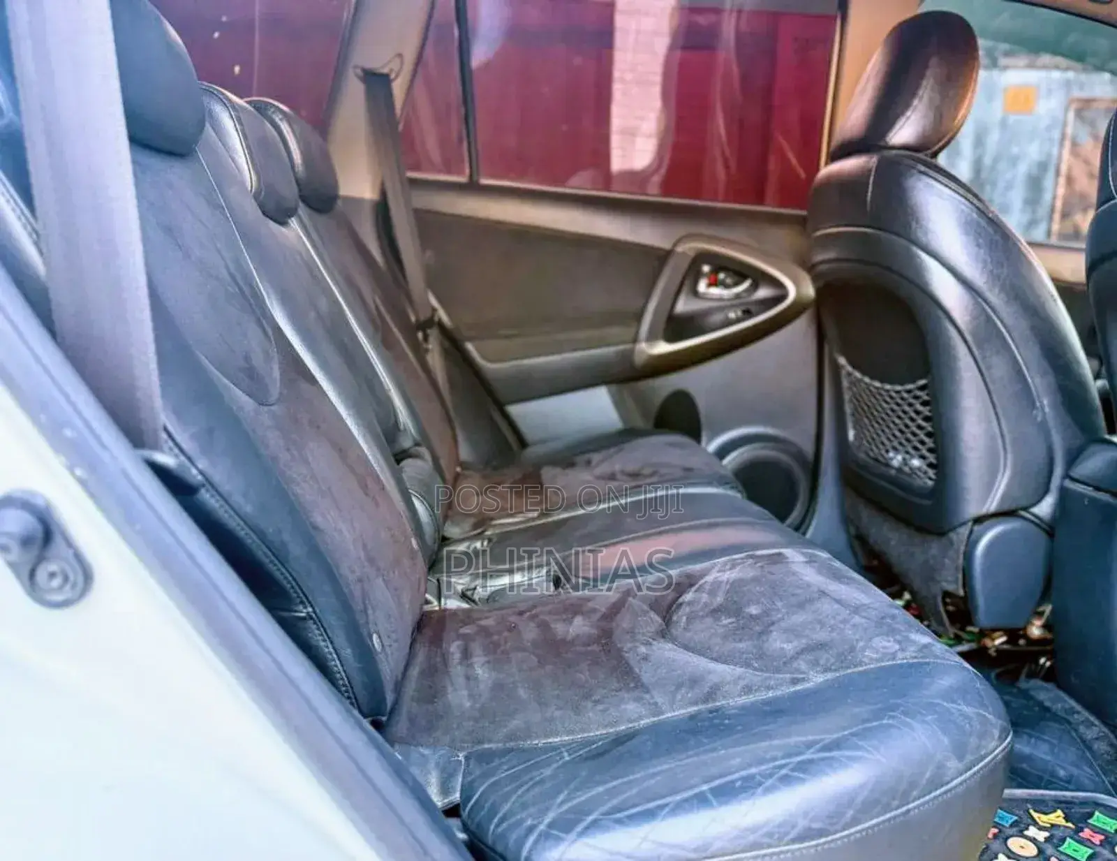 Toyota Vanguard 2010 White