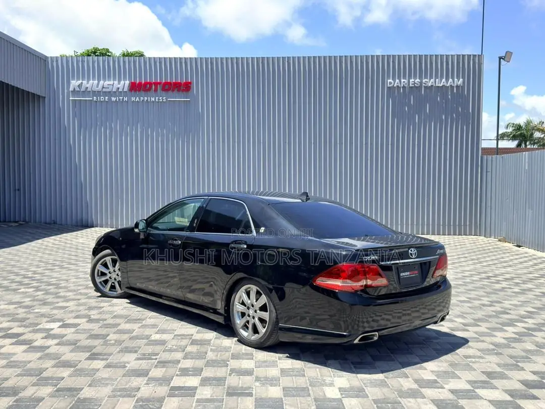 Toyota Crown 2009 Black