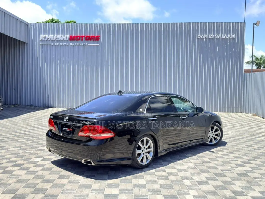 Toyota Crown 2009 Black