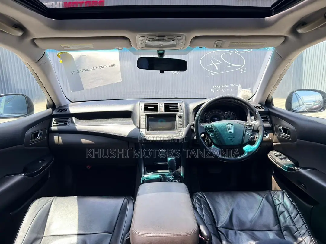 Toyota Crown 2009 Black