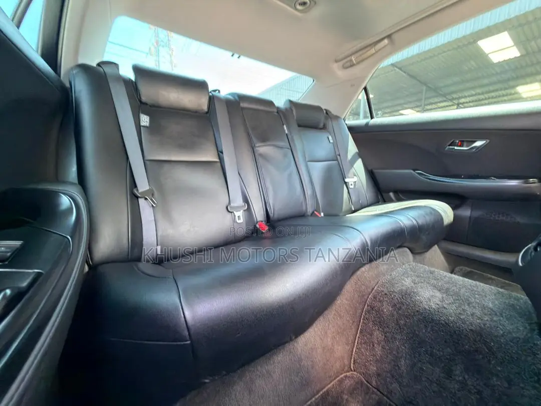 Toyota Crown 2009 Black