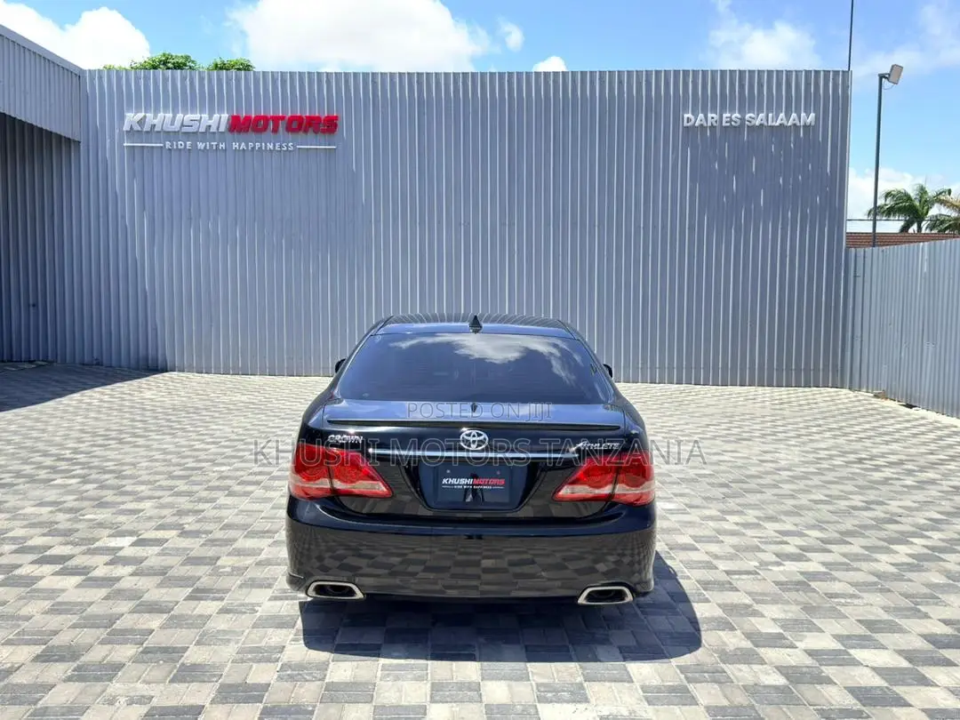 Toyota Crown 2009 Black