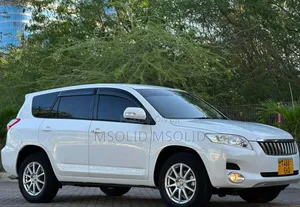 Toyota Vanguard 2009 White