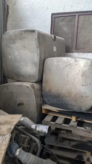 Trucks and Buses Genuine Used Spare Parts