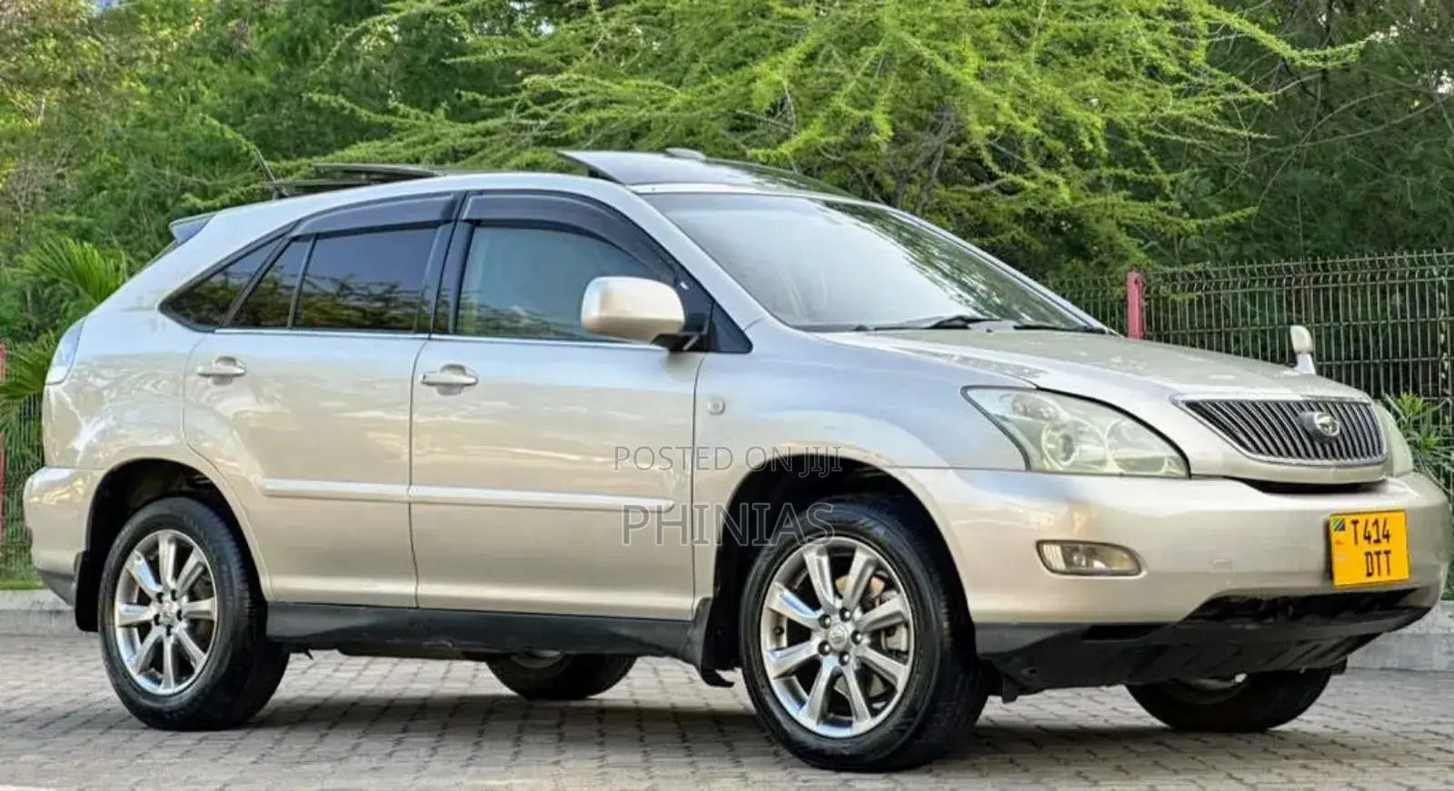 Toyota Harrier 2006 Gold