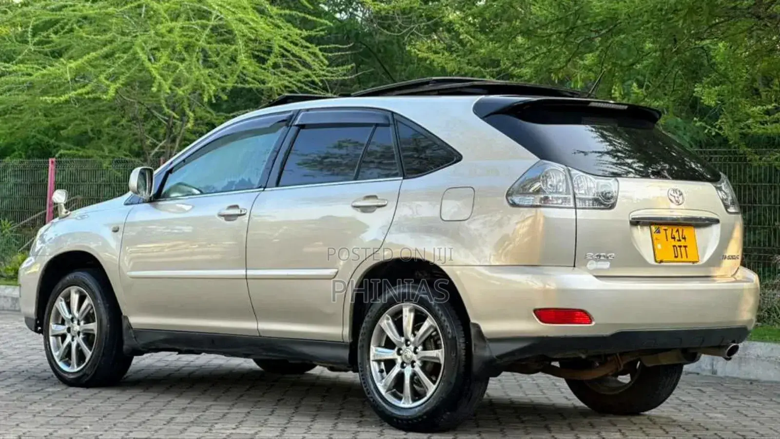 Toyota Harrier 2006 Gold