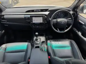Toyota Hilux Revo Double Cab Deisel 2.8 AWD 2022 Pearl