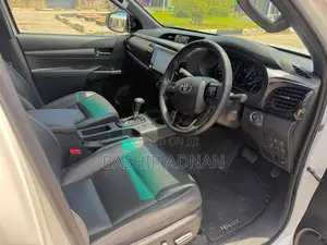 Toyota Hilux Revo Double Cab Deisel 2.8 AWD 2022 Pearl