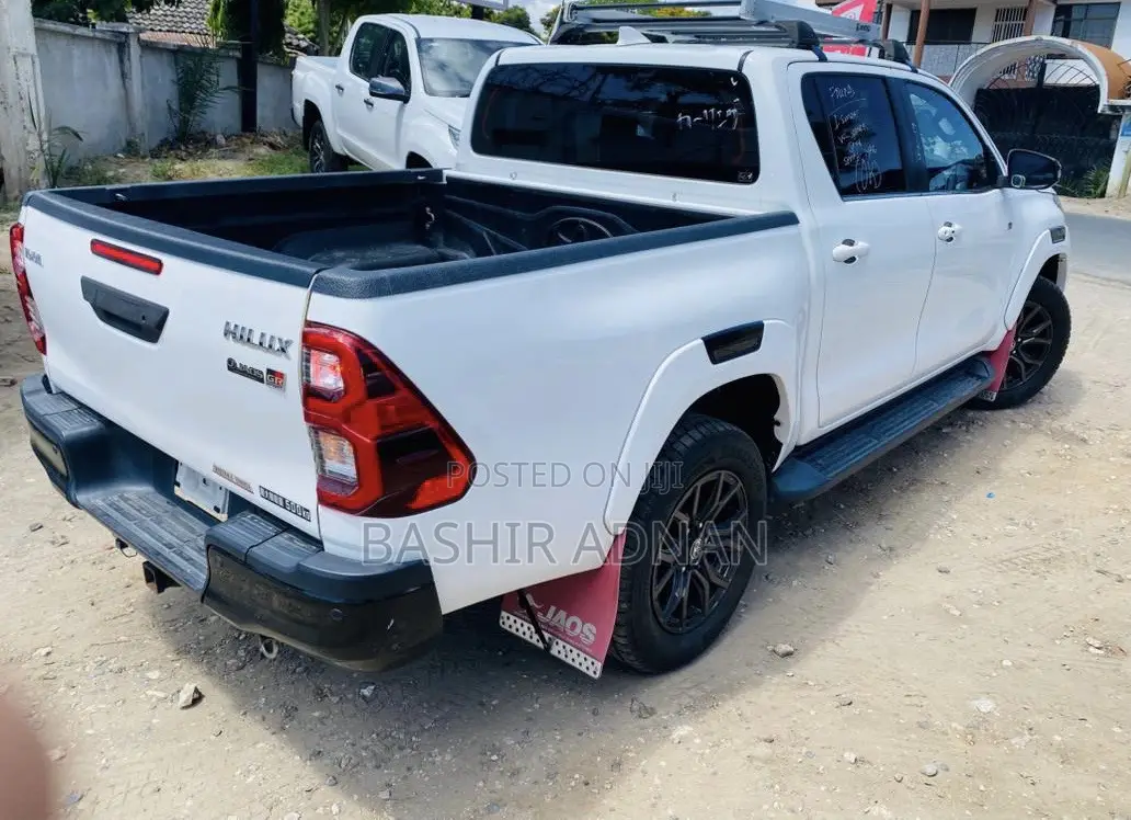 Toyota Hilux Revo Double Cab Deisel 2.4 RWD 2021 White