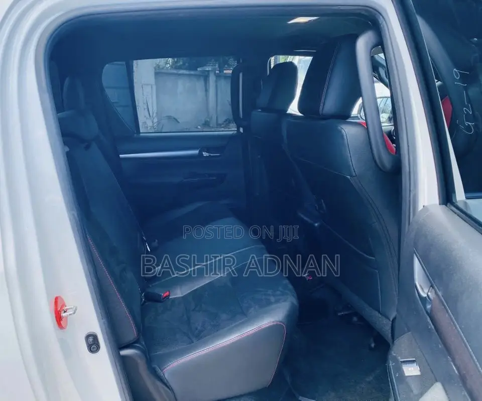 Toyota Hilux Revo Double Cab Deisel 2.4 RWD 2021 White
