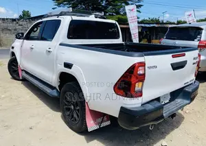 Toyota Hilux Revo Double Cab Deisel 2.4 RWD 2021 White
