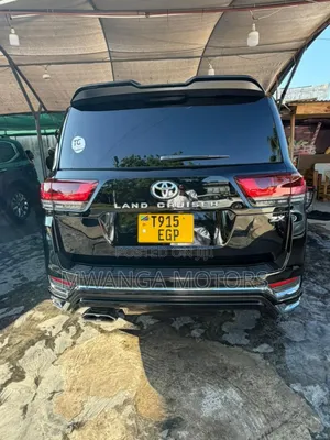 Toyota Land Cruiser LC300 2023 Black
