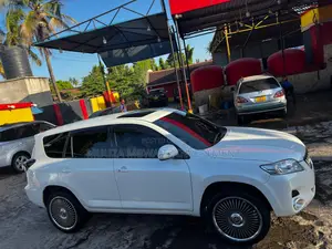 Toyota Vanguard 2008 White