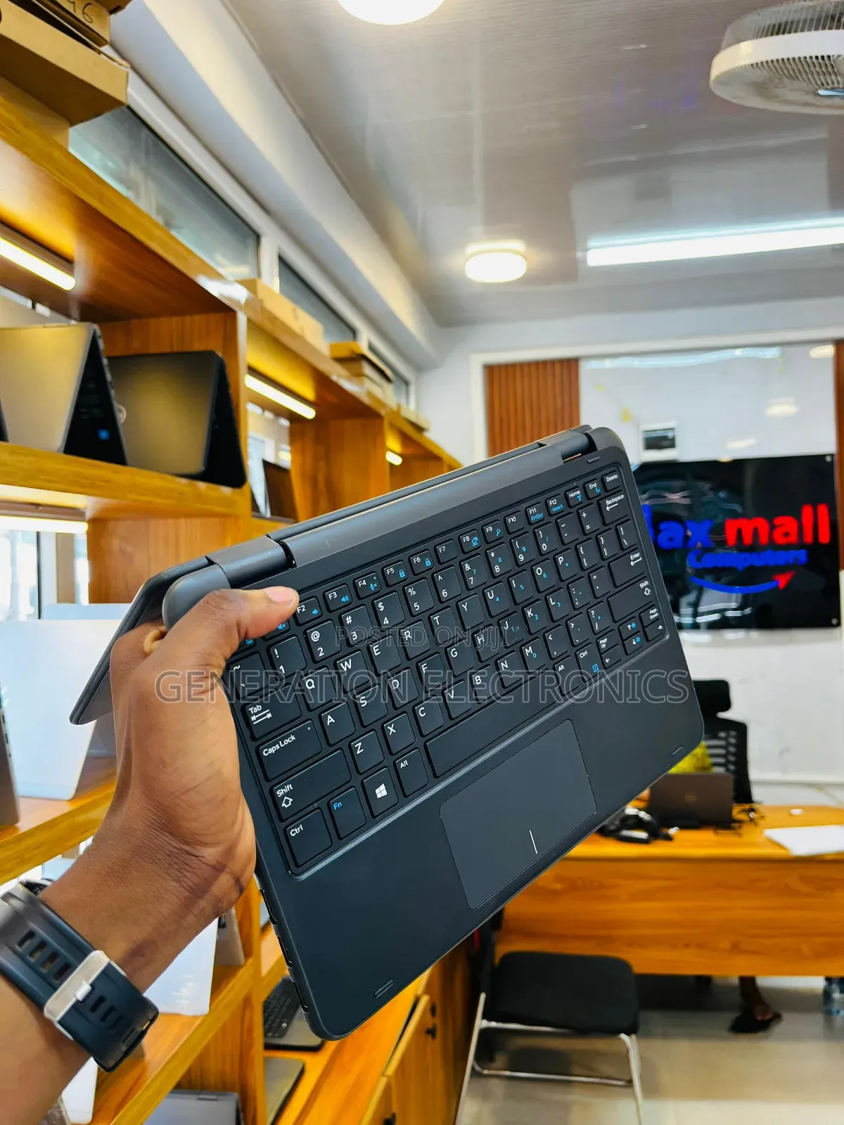 Laptop Dell Latitude 3189 4GB Intel SSD 128GB