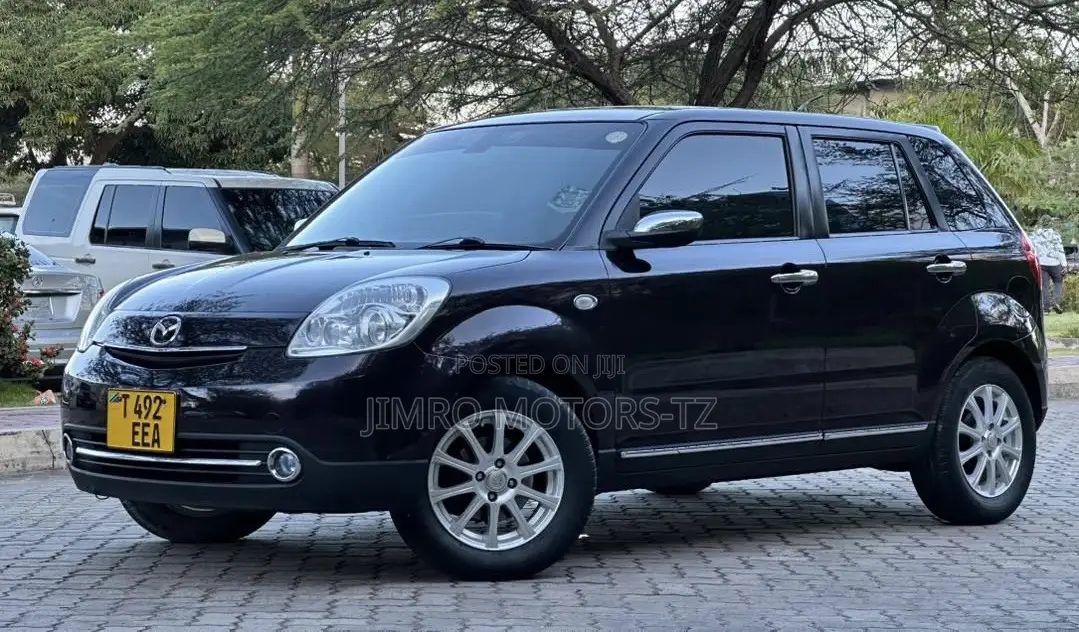 Mazda Verisa 2010 Maroon