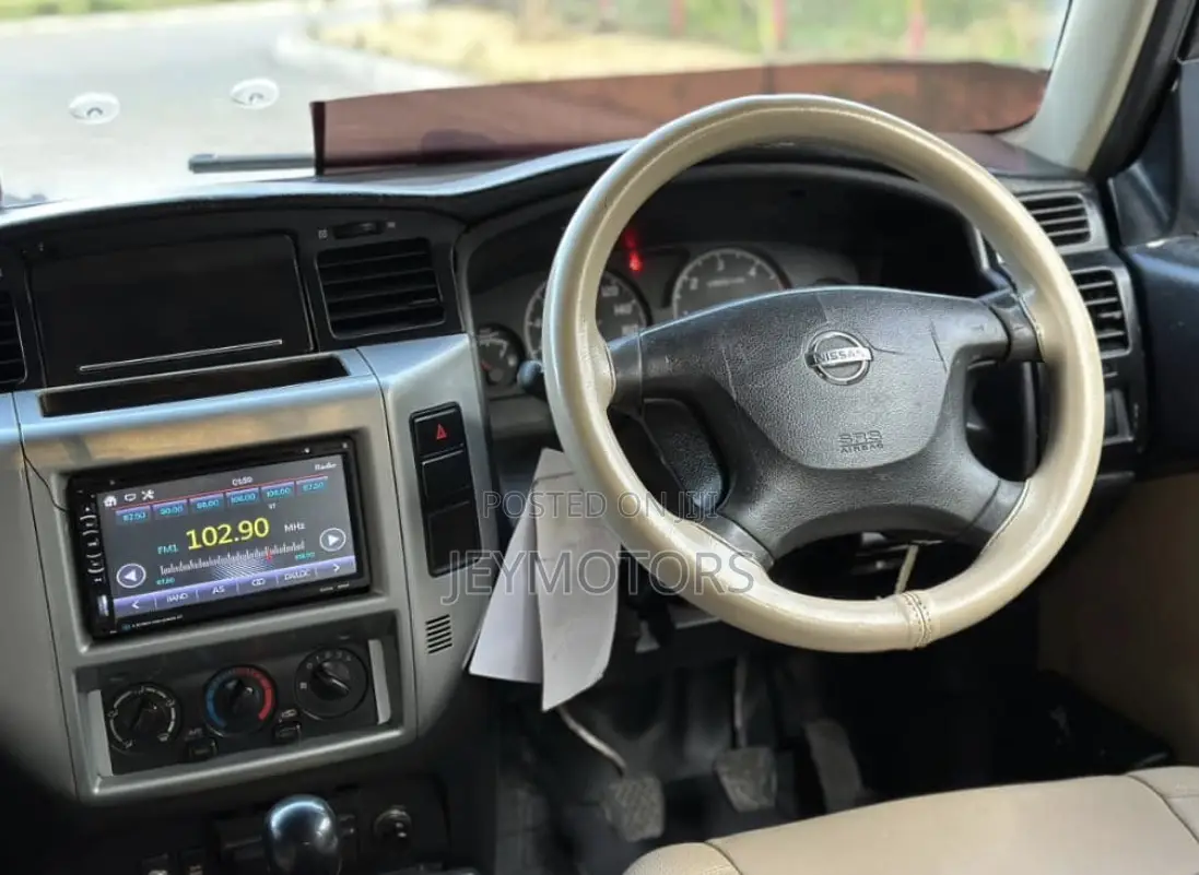 Nissan Patrol 2005 White