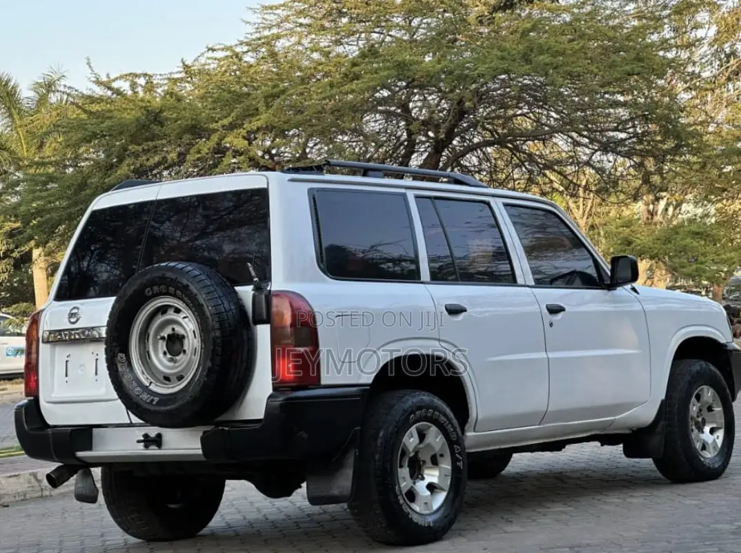 Nissan Patrol 2005 White