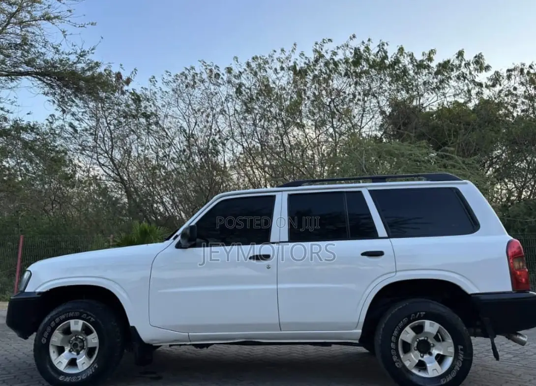 Nissan Patrol 2005 White