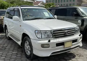 Toyota Land Cruiser 2004 White