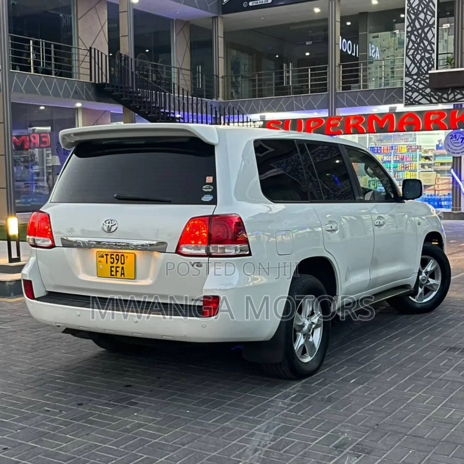 Toyota Land Cruiser 4.5 V8 VXR 2010 White