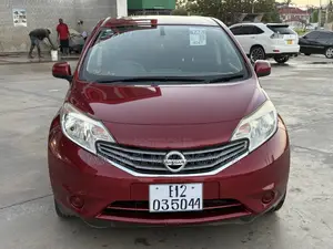 Nissan Note 2012 Maroon