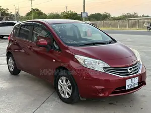 Nissan Note 2012 Maroon